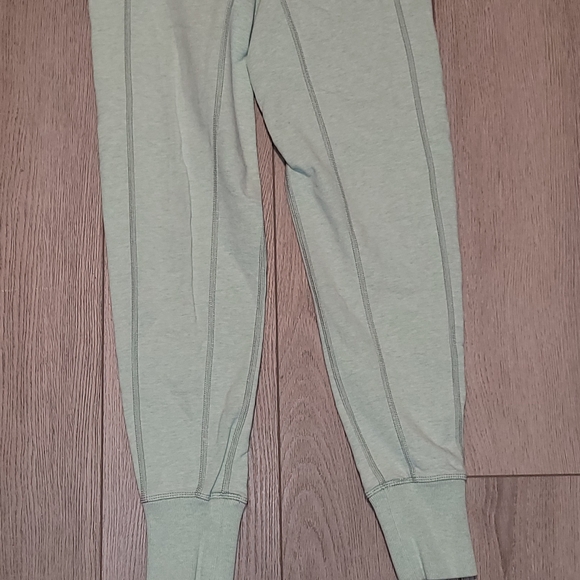 Lululemon Happy Yin Year Sweatpant Size 2 - Picture 10 of 16